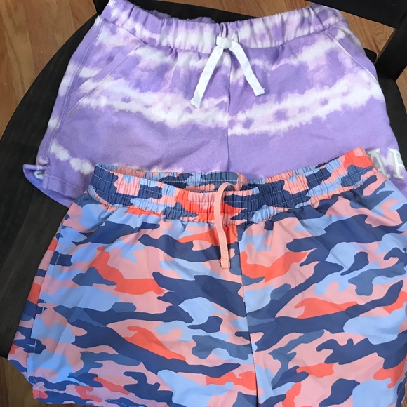 Girls Gap and Old Navy shorts. Size 10-12 - Picture 1 of 3